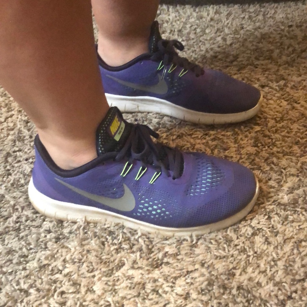 Nike Free Rn Tennis Shoes